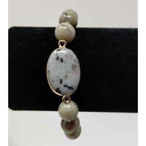 Beautiful Unisex Bracelet Green 10MM Beads Oval Stone Approx 17mm x 23mm Stretch